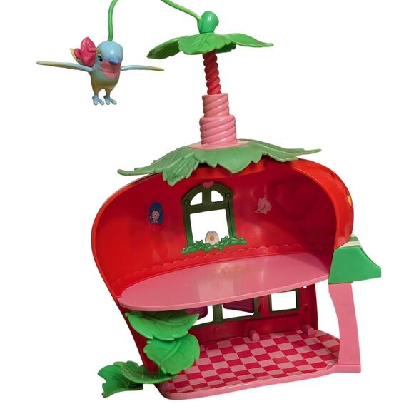 Strawberry Shortcake Berry Cafe Playset - Picture 3 of 11